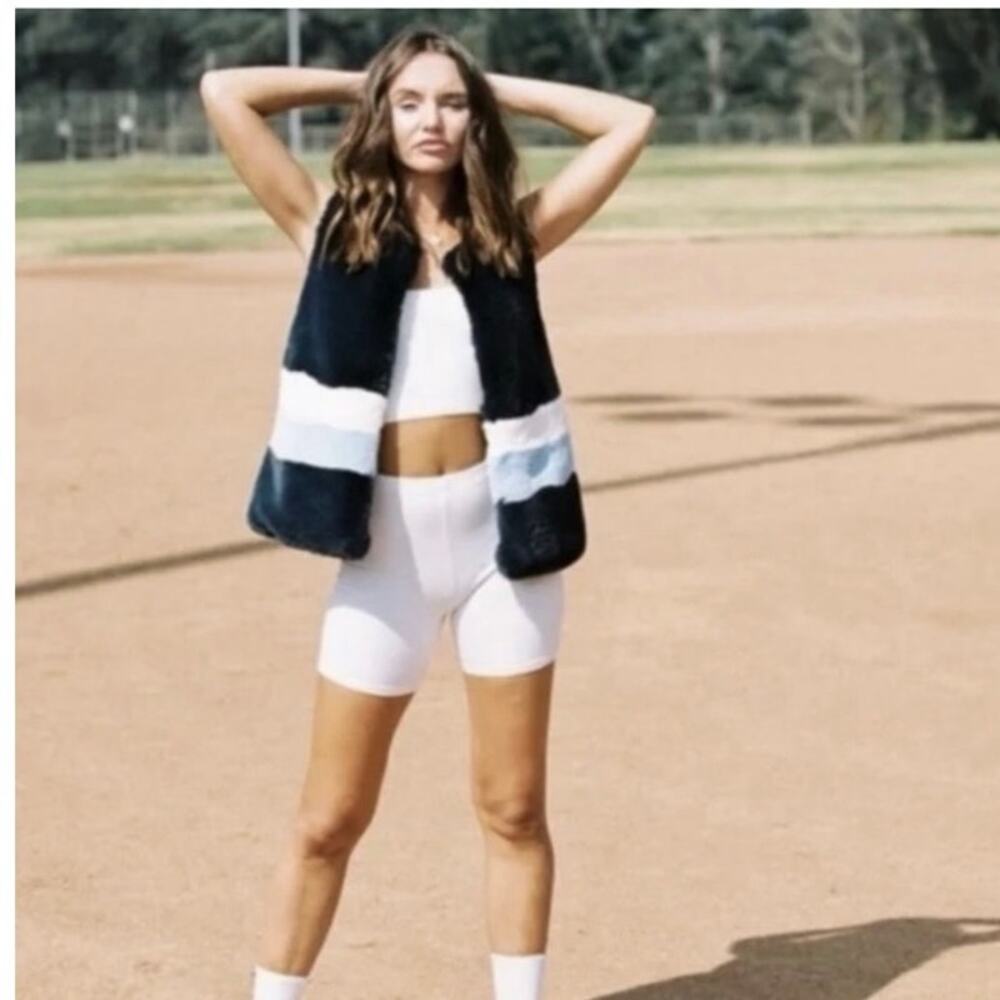 Shaci Blue and White Faux Fur Vest size Small